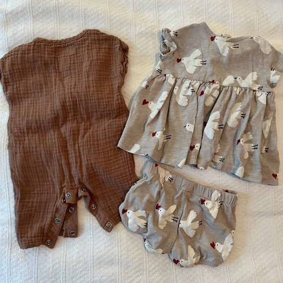 Newborn Bundle H&M & Carter’s - Picture 2 of 5